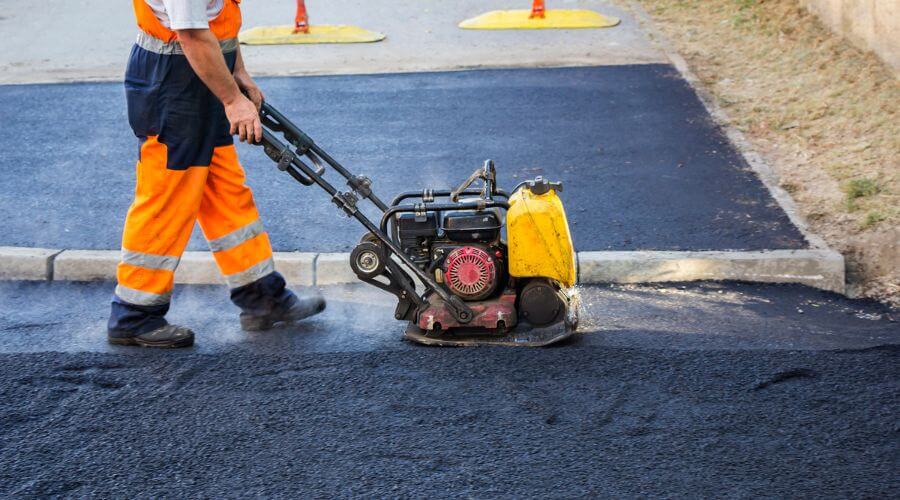 Professional gutter cleaning in Hollis, NY